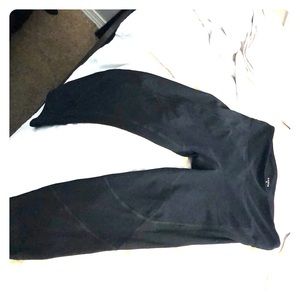 Cropped work out pants, active wear